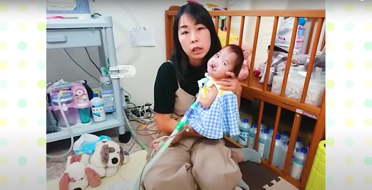 新生児に人工呼吸器を接続できますか?